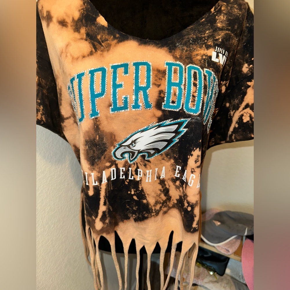 Distressed Eagles T shirt XL